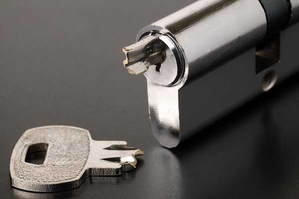 afgebroken sleutel in het slot
